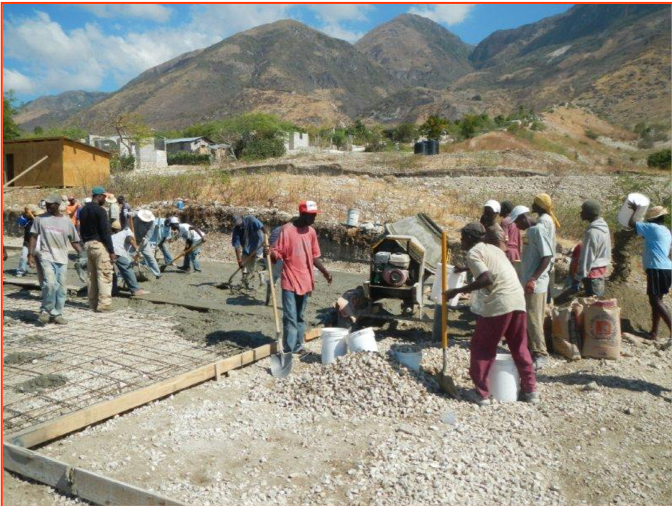 Haiti radier 09 concretagem homens betoneira